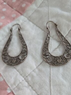 Intricate SS Filigree Teardrop Earrings.